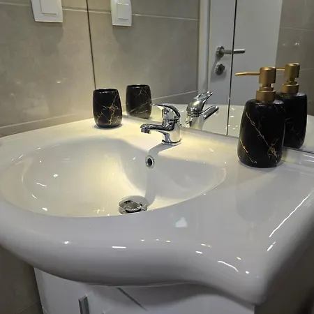 Golden Oasis Free Private Parking Apartma *