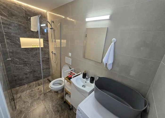 Golden Oasis Free Private Parking