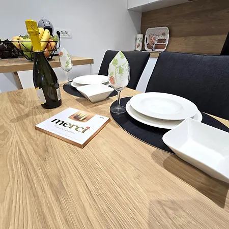 Appartement Golden Oasis Free Private Parking Ljubljana