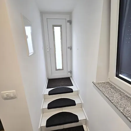 Апартаменты Golden Oasis Free Private Parking