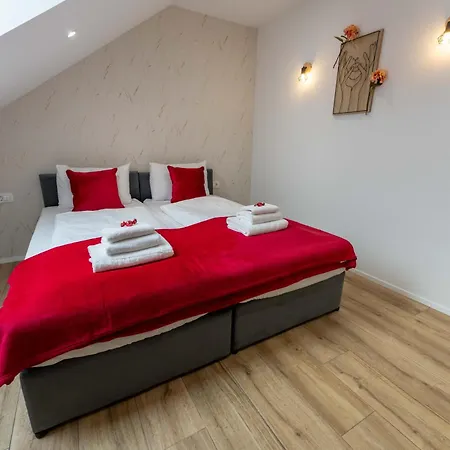 Golden Oasis Free Private Parking Apartment *