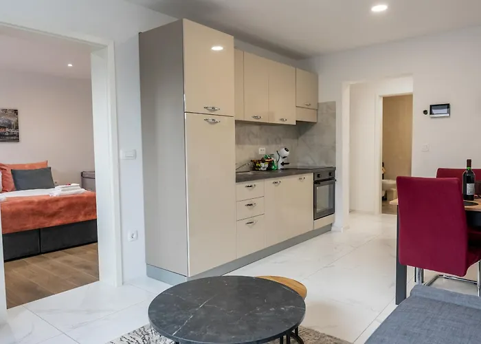 Golden Oasis Free Private Parking * Lublana