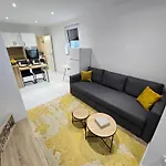 Appartement Golden Oasis Free Private Parking Ljubljana