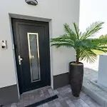 Appartement Golden Oasis Free Private Parking Ljubljana
