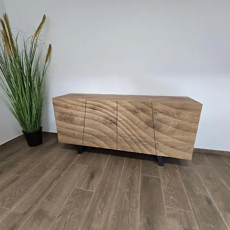 Golden Oasis Free Private Parking *